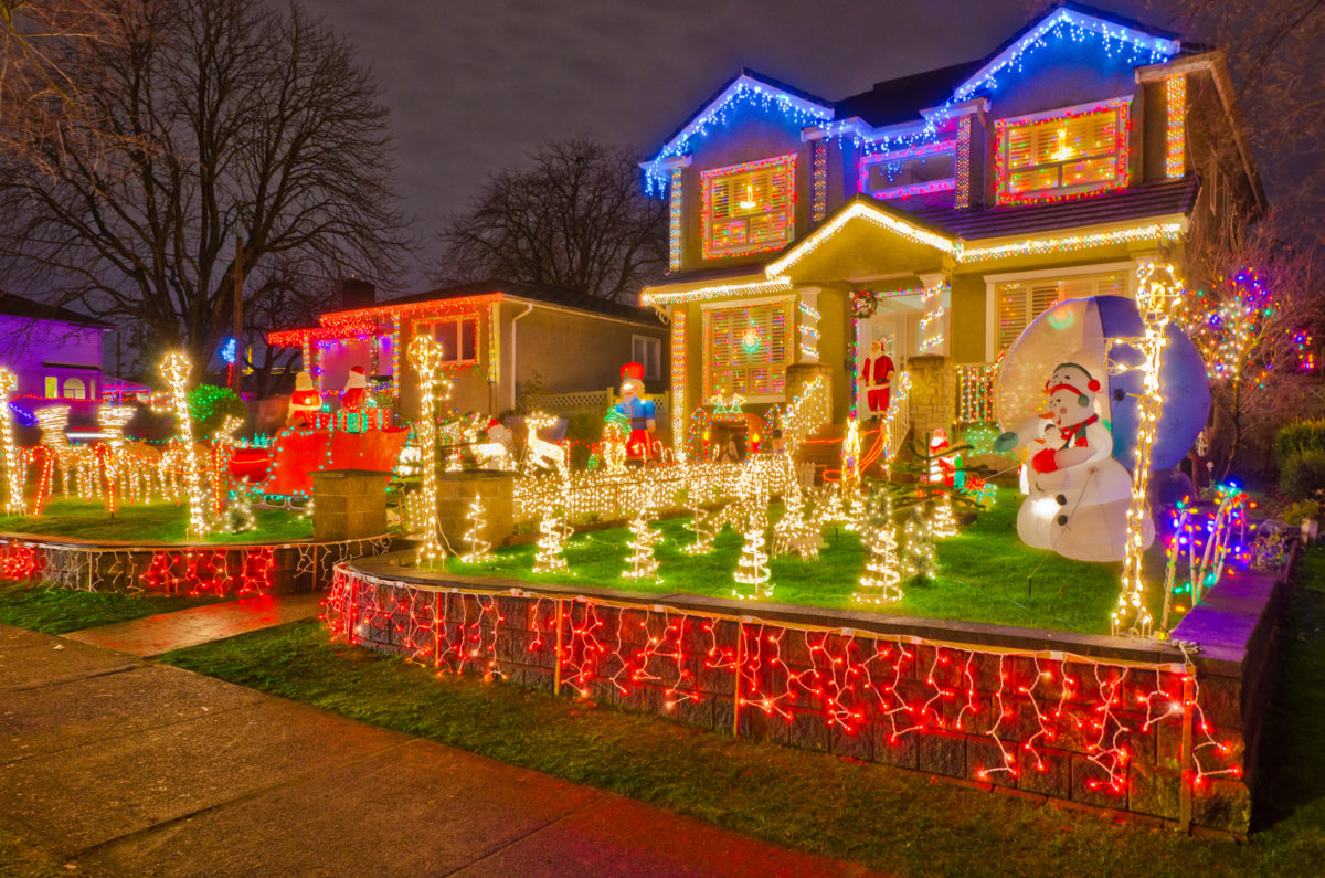 House decorated for Christmas
